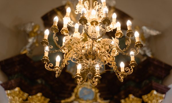 Chandelier movers in dfw